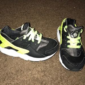 Nike Black, grey & neon green huaraches size 10.5C